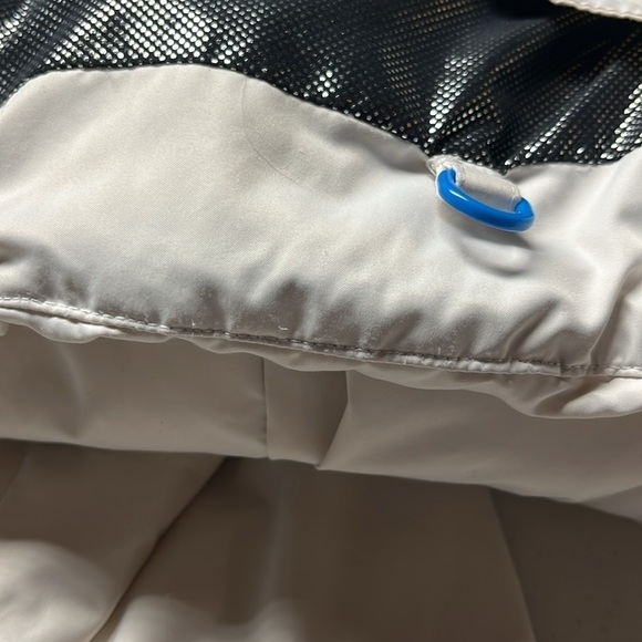 Columbia White Puffer Coat, Jacket - Picture 13 of 17